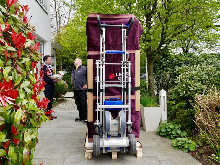 Treppensteigesystem und Samttuch sorgen für optimalen Schutz...